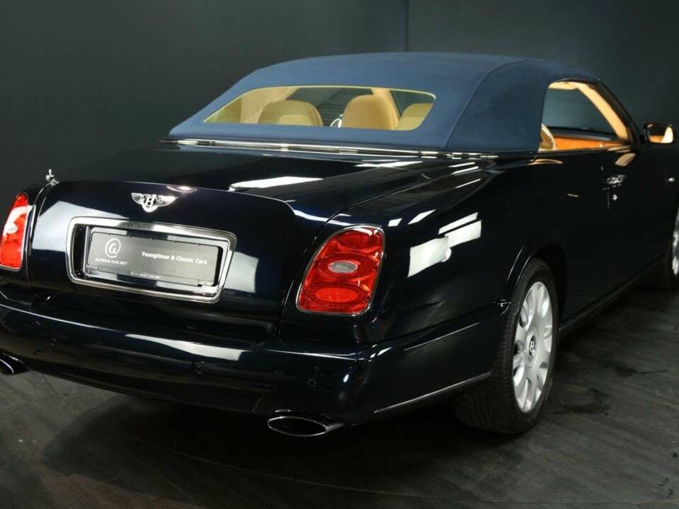 Image 37/49 de Bentley Azure (2006)