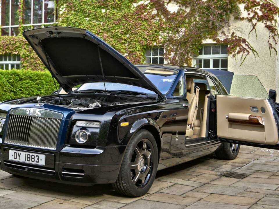 Immagine 23/50 di Rolls-Royce Phantom Coupé (2010)