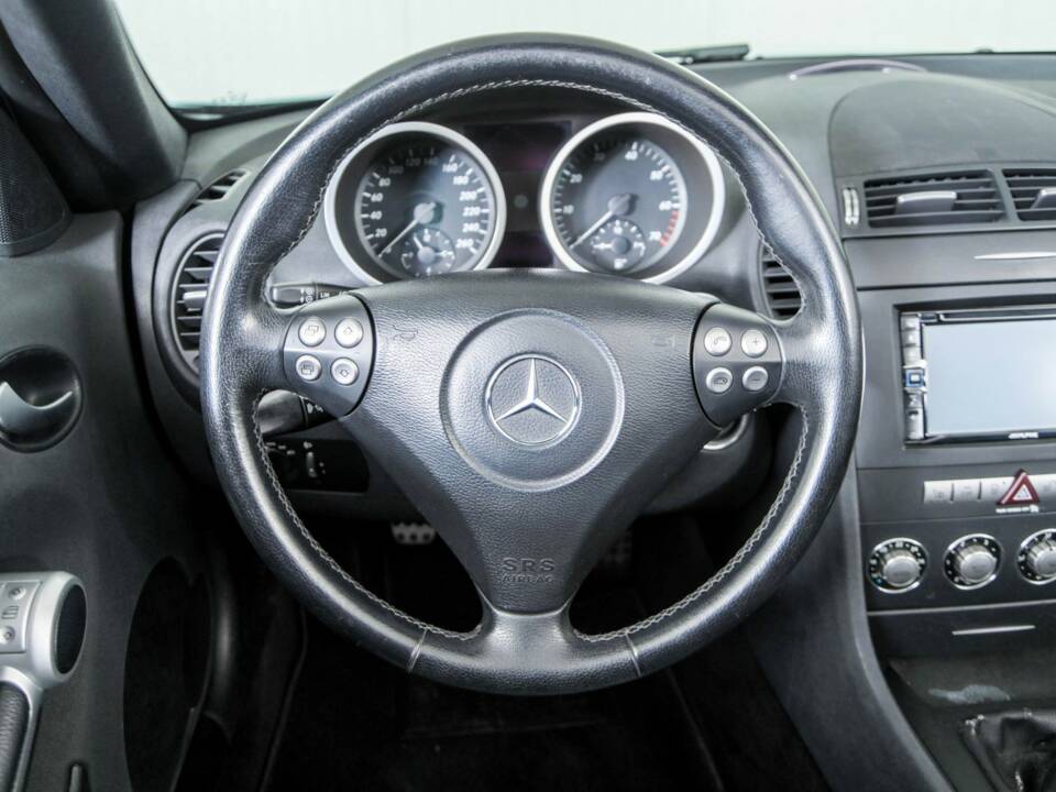 Immagine 8/50 di Mercedes-Benz SLK 200 Kompressor (2004)