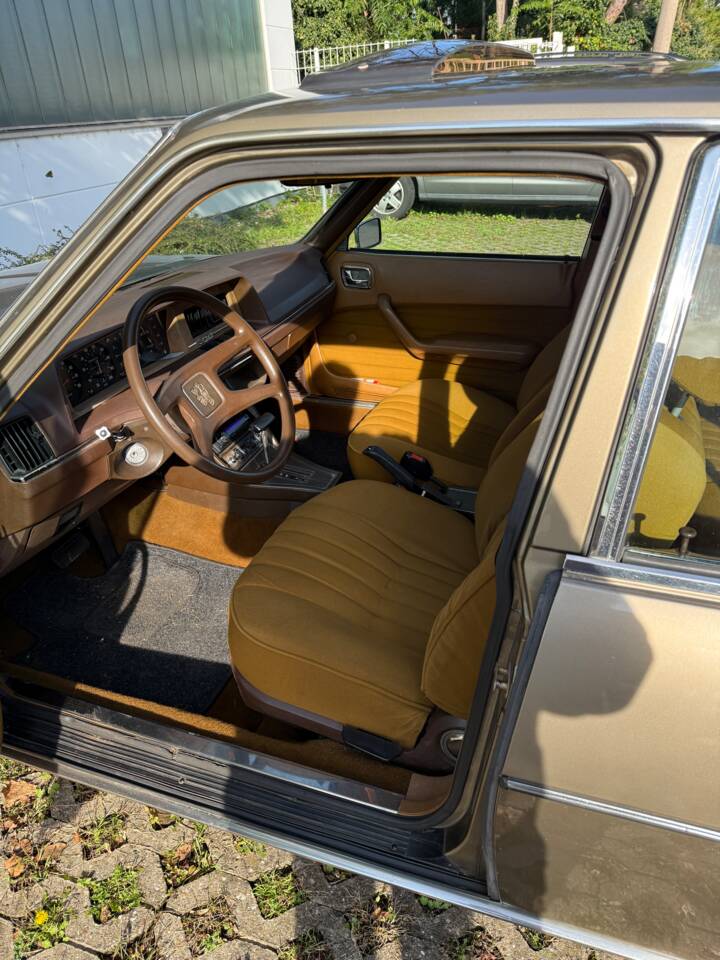 Immagine 6/10 di Peugeot 604 SL V6 (1977)