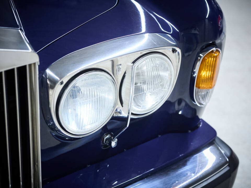 Image 40/100 de Rolls-Royce Silver Shadow II (1979)