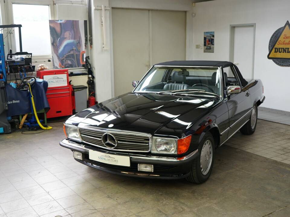 Image 6/22 de Mercedes-Benz 560 SL (1987)