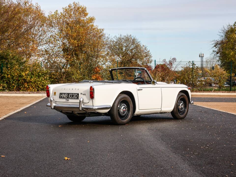 Image 10/42 of Triumph TR 4A (1966)