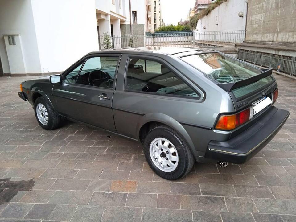 Image 5/67 de Volkswagen Scirocco II GT (1984)