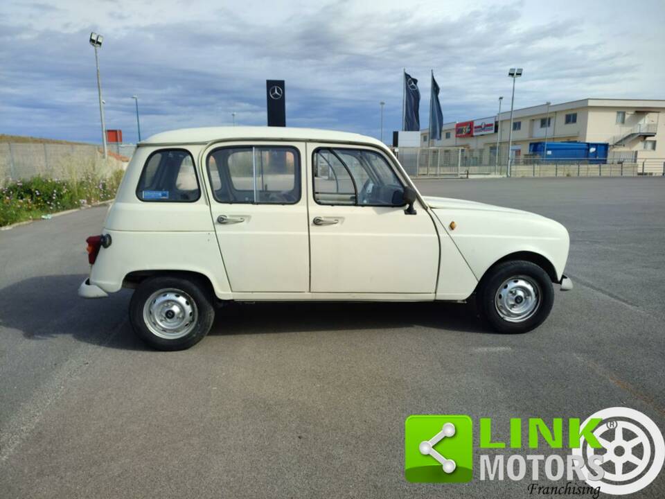 Image 8/10 of Renault R 4 (1989)