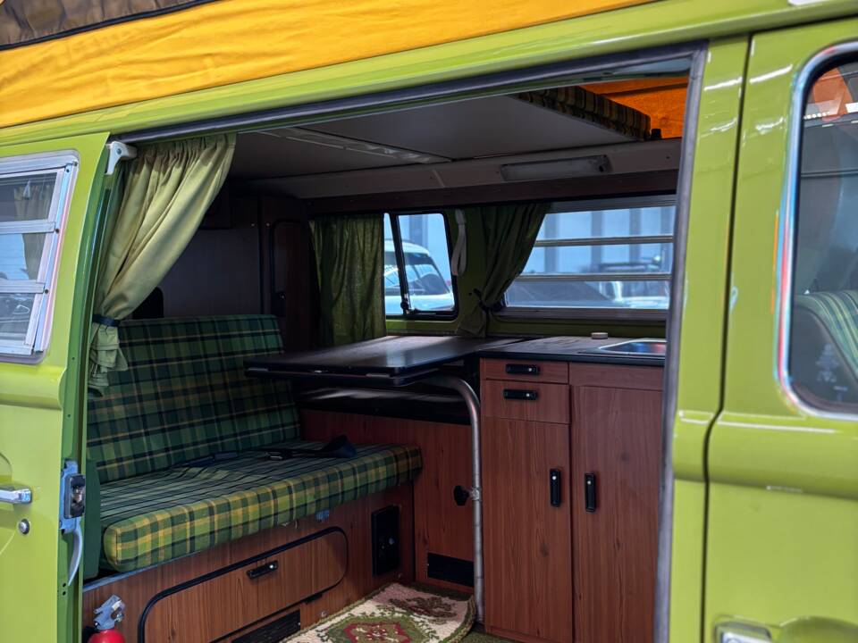 Bild 8/16 von Volkswagen T2b Westfalia (1978)