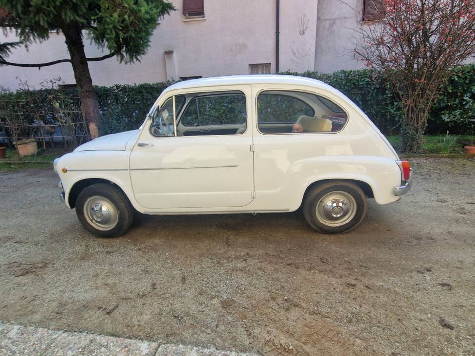 Image 8/15 of FIAT 600 D (1962)