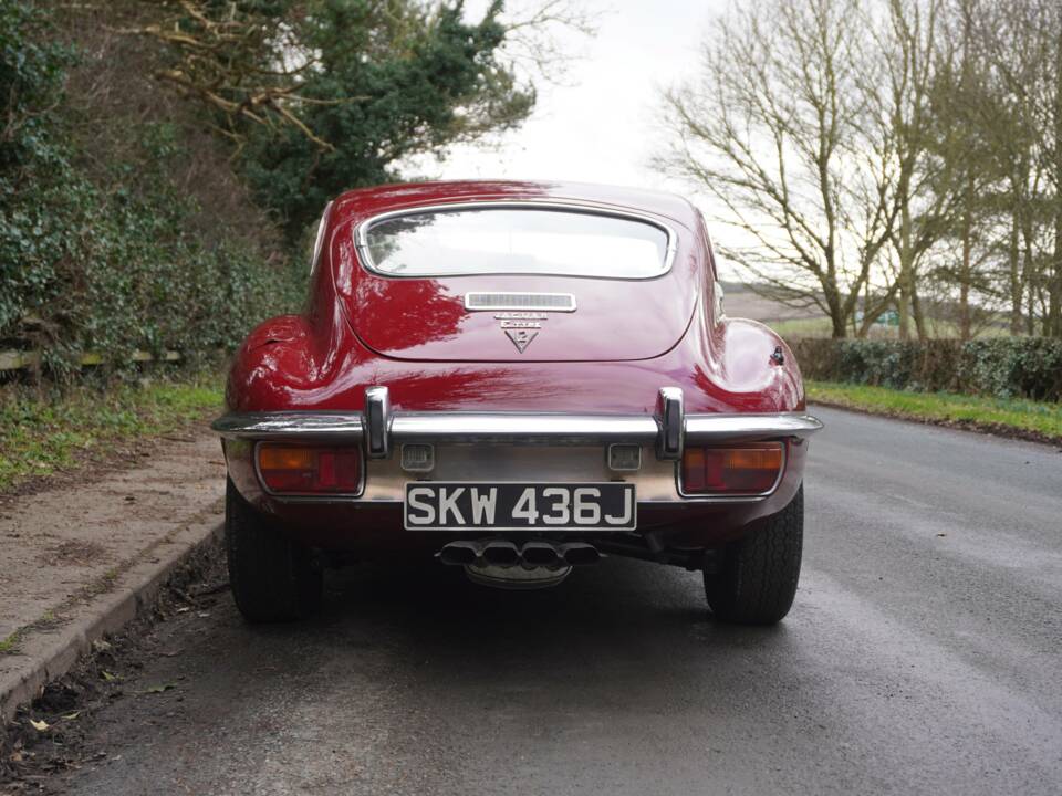 Image 5/19 of Jaguar Type E V12 (2+2) (1971)