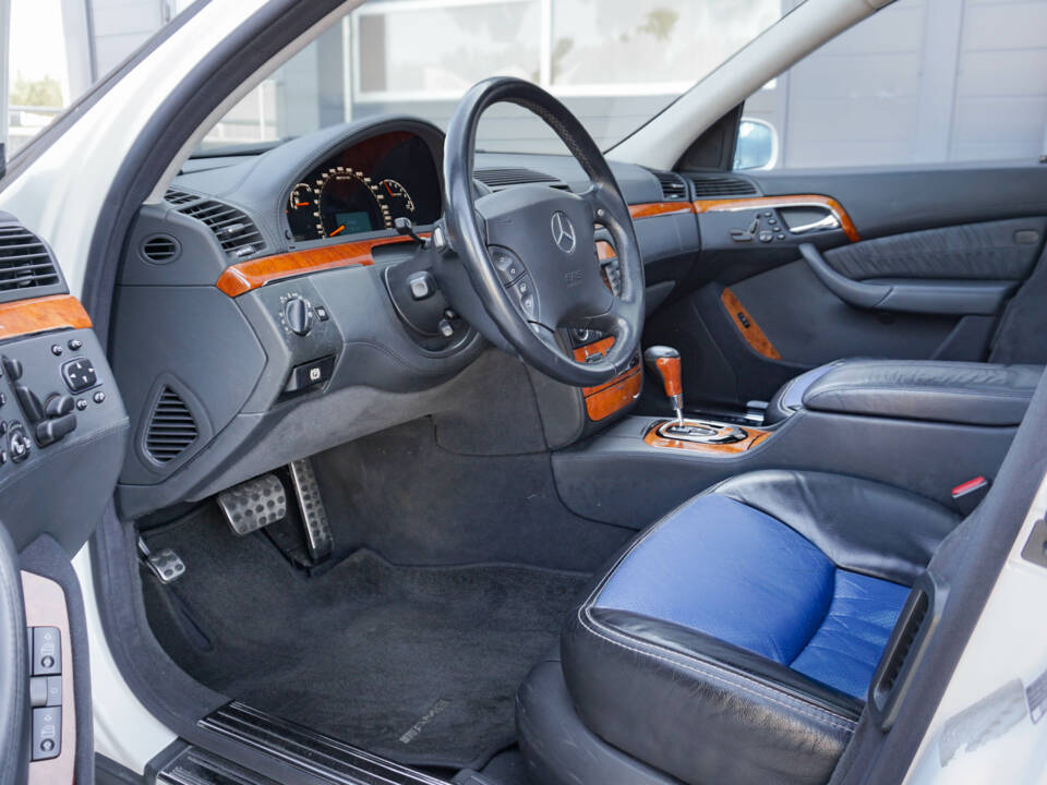 Image 6/51 of Mercedes-Benz S 65 AMG L (2004)