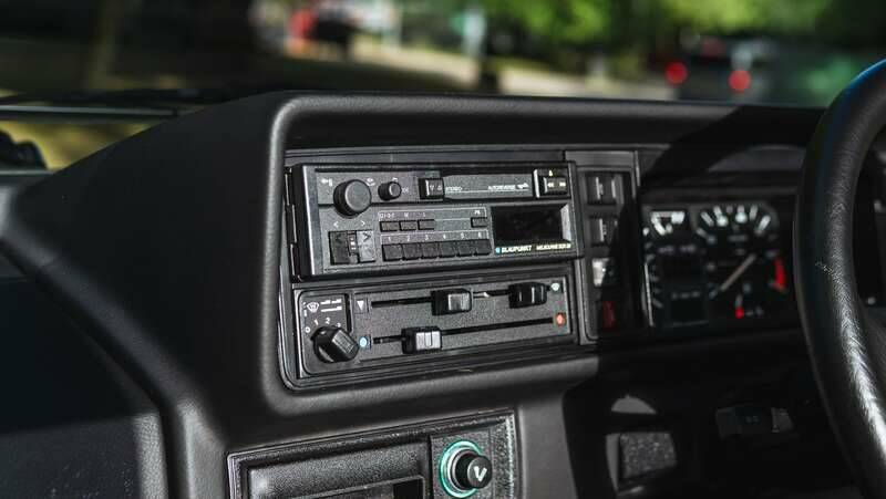 Image 36/50 of Volkswagen Golf Mk I GTI 1.8 (1991)