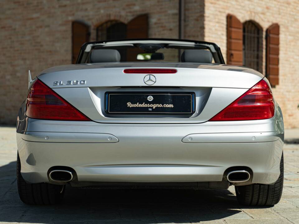 Image 12/50 of Mercedes-Benz SL 350 (2005)