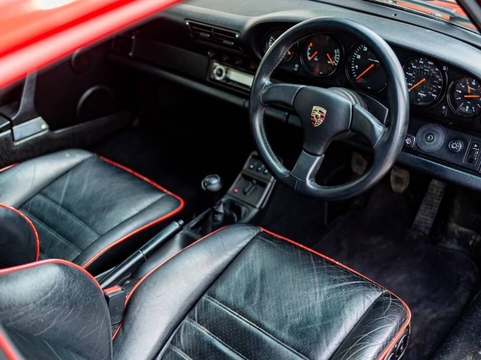 Image 4/45 de Porsche 911 Carrera RS (1990)