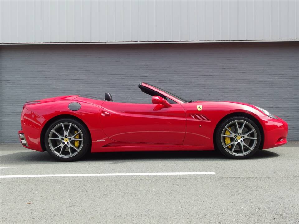 Immagine 35/98 di Ferrari California 30 (2013)