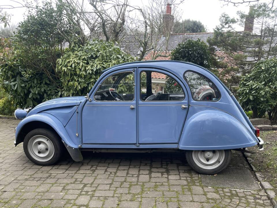 Image 2/11 de Citroën 2 CV 6 (1986)