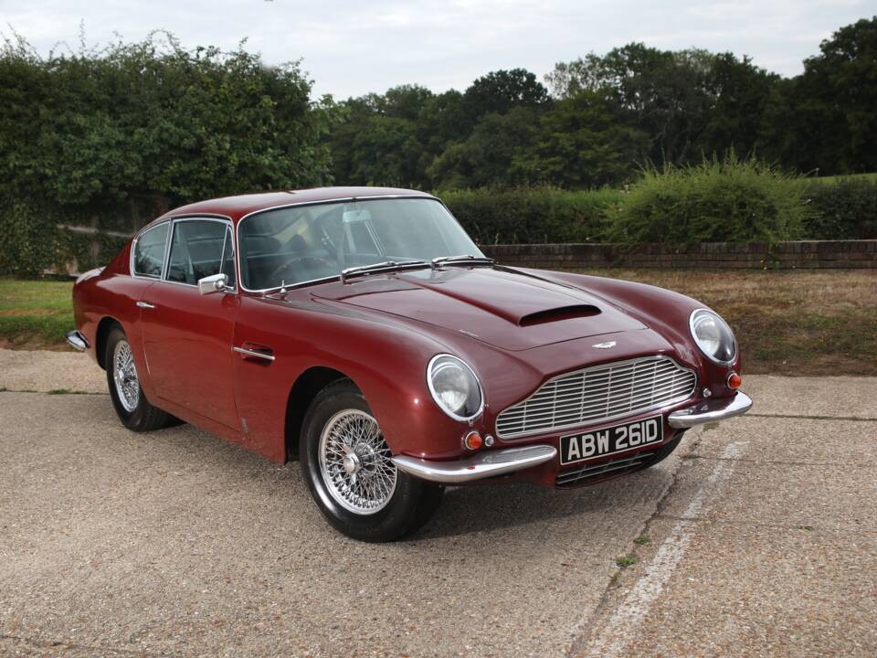 Image 7/23 of Aston Martin DB 6 (1966)