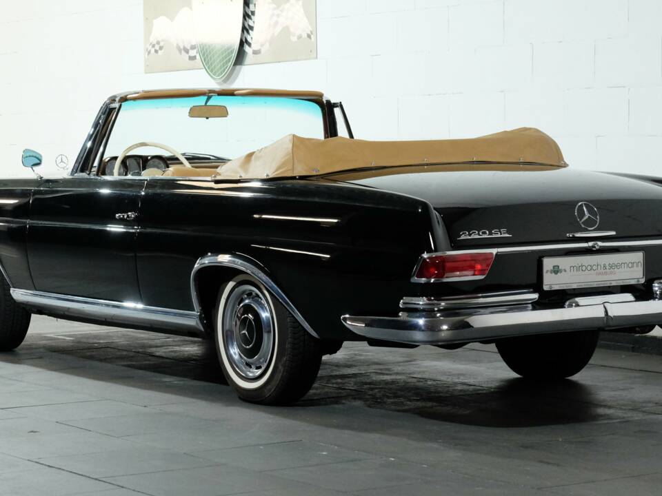 Bild 3/34 von Mercedes-Benz 220 SE b (1963)