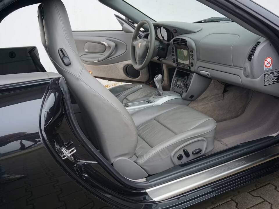 Afbeelding 37/50 van Porsche 911 Carrera 4 (2003)