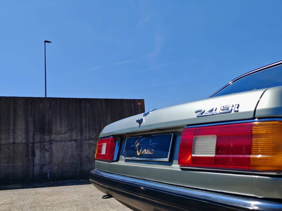 Bild 14/50 von BMW 745i (1982)
