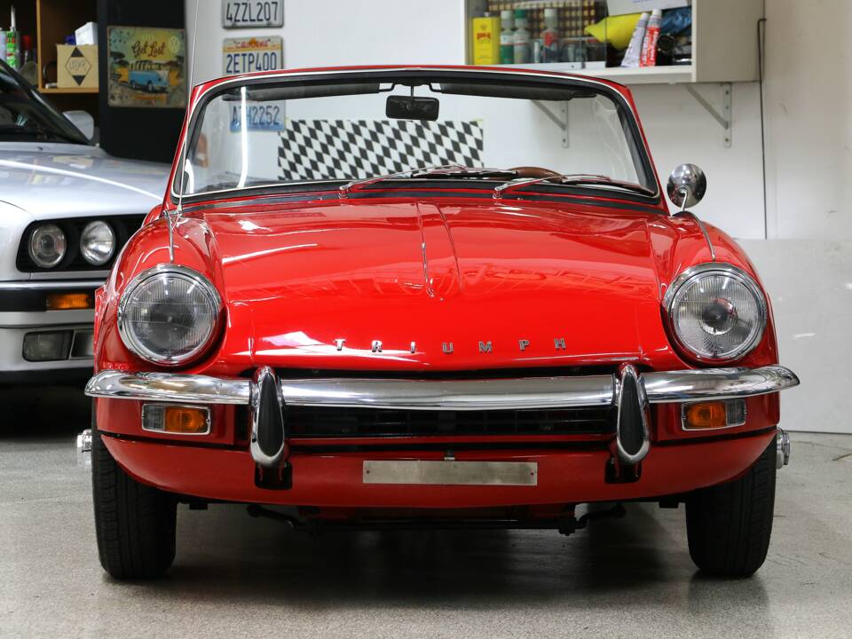 Image 2/42 of Triumph Spitfire Mk III (1967)