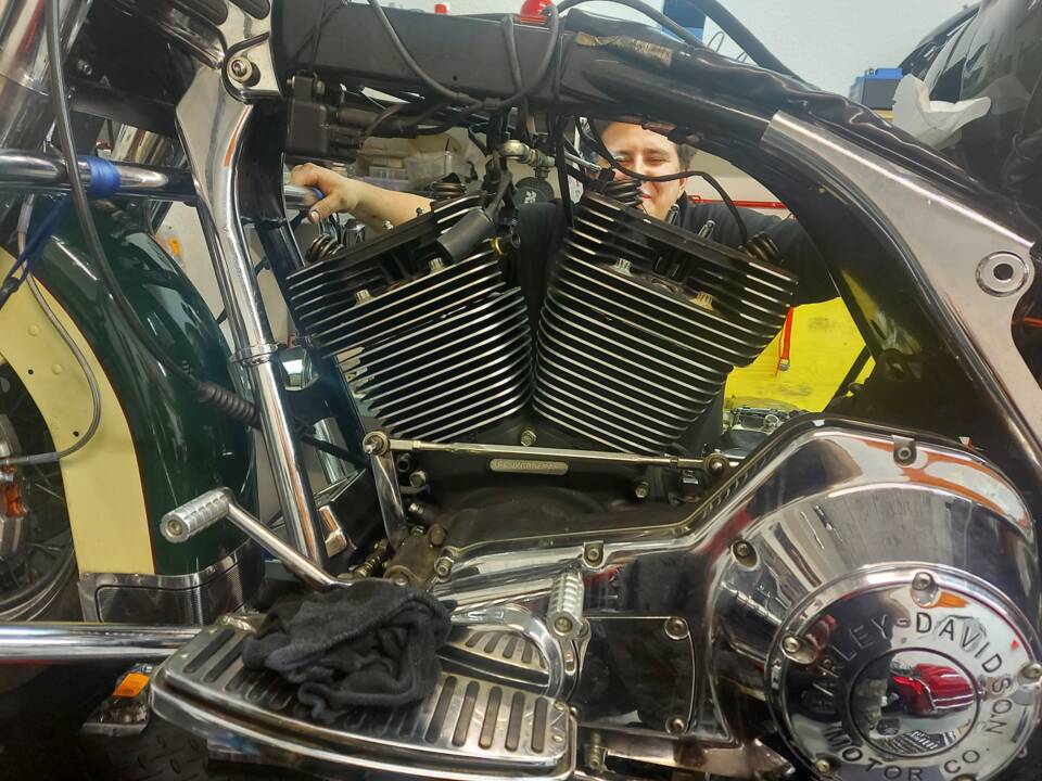 Bild 6/8 von Harley-Davidson 1450 Road King FLHR (1999)