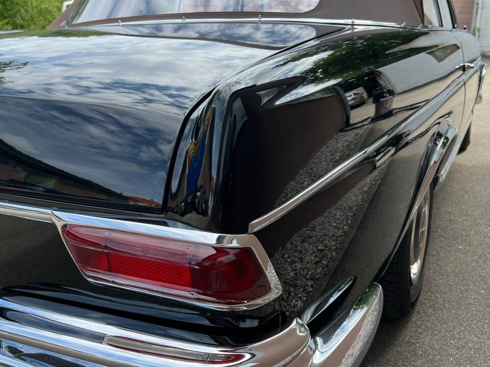 Image 5/15 of Mercedes-Benz 300 SE (1965)