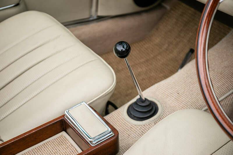 Image 21/37 of Mercedes-Benz 280 SL (1970)