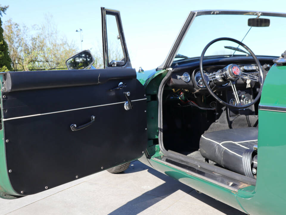 Bild 33/50 von MG MGB (1965)