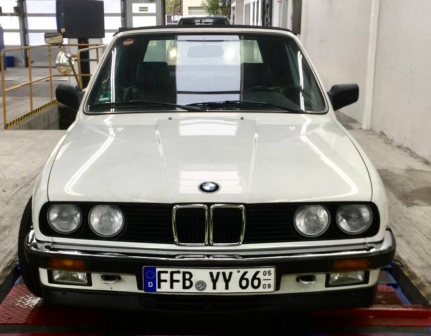 Bild 2/10 von BMW 325i (1987)