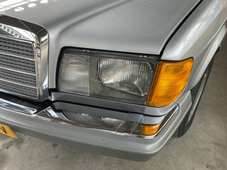 Afbeelding 9/38 van Mercedes-Benz 420 SEL (1986)