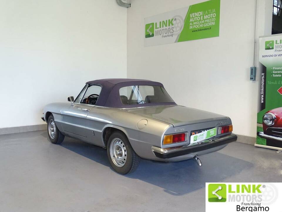 Bild 4/10 von Alfa Romeo Spider 1300 (1977)