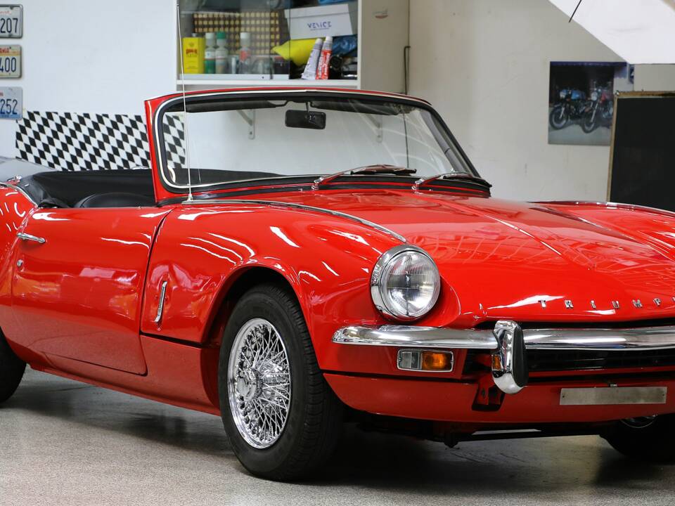 Image 4/42 of Triumph Spitfire Mk III (1967)