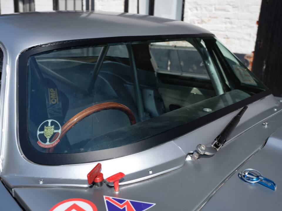 Image 42/50 de Jaguar Type E 3.8 (1970)