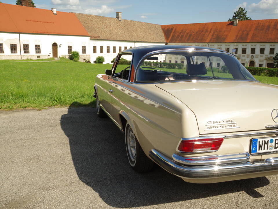 Image 19/73 de Mercedes-Benz 280 SE (1969)