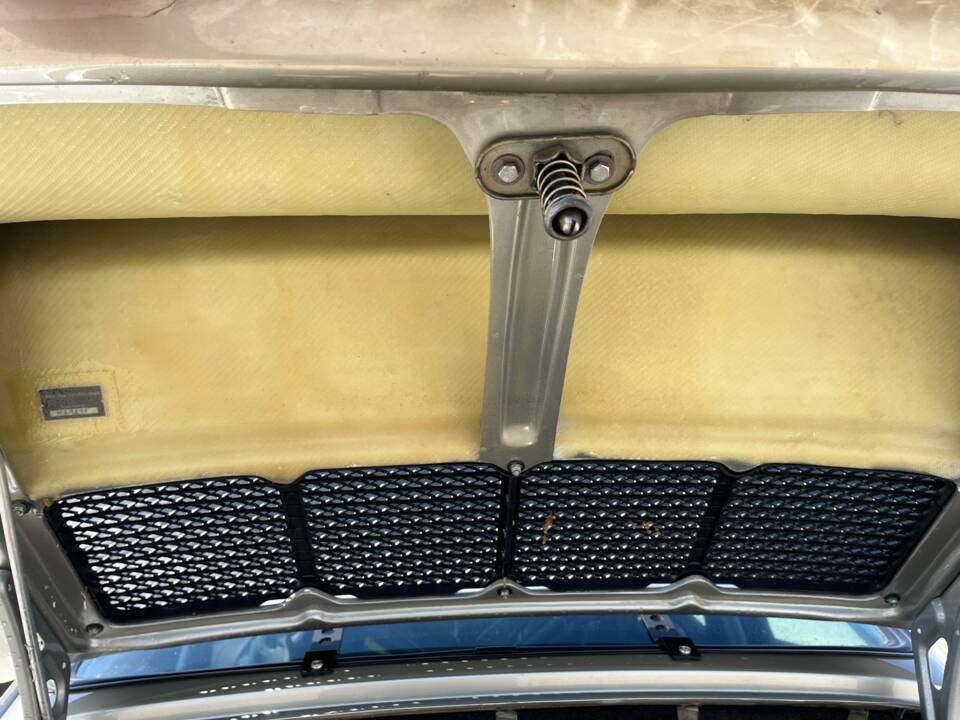 Image 52/62 of Porsche 911 Carrera 3.2 (1984)
