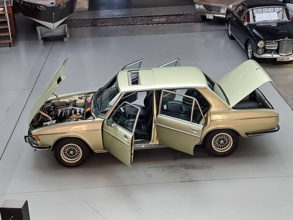 Immagine 31/39 di BMW 3,3 Li (1977)