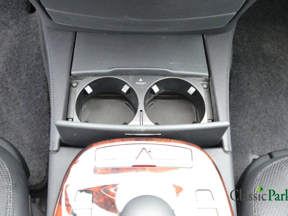 Image 45/50 of Mercedes-Benz S 500 (2006)