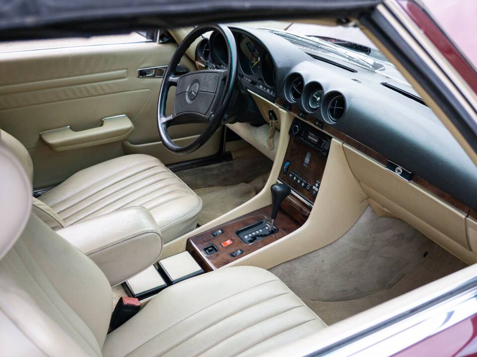 Immagine 12/21 di Mercedes-Benz 560 SL (1988)