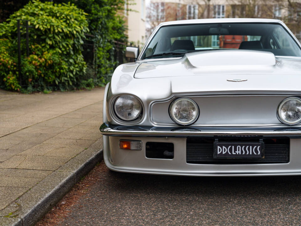 Afbeelding 8/30 van Aston Martin V8 Vantage X-Pack (1987)