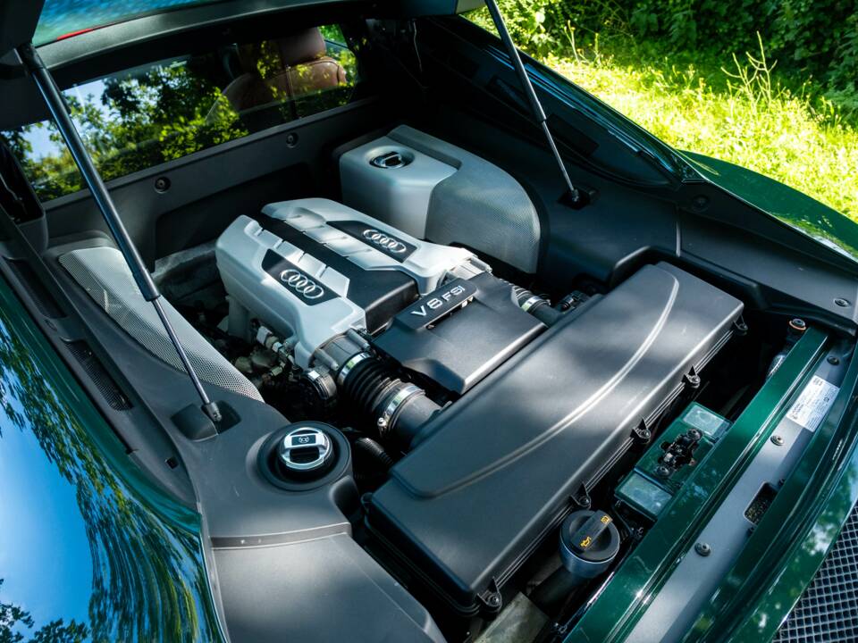 Image 32/33 of Audi R8 (2007)