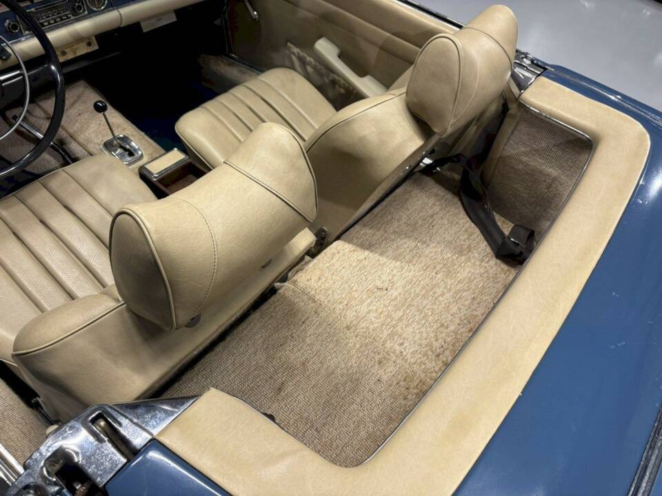 Image 24/36 de Mercedes-Benz 280 SL (1970)