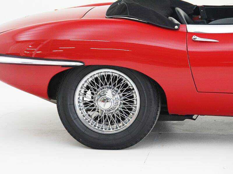 Image 15/15 de Jaguar E-Type "Lightweight" (1963)