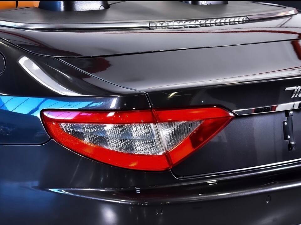 Bild 28/59 von Maserati GranCabrio 4.7 (2010)