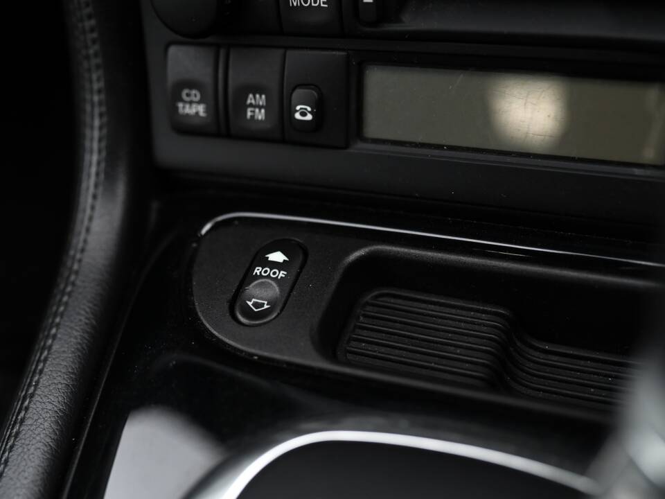 Image 16/26 de Jaguar XKR (2004)