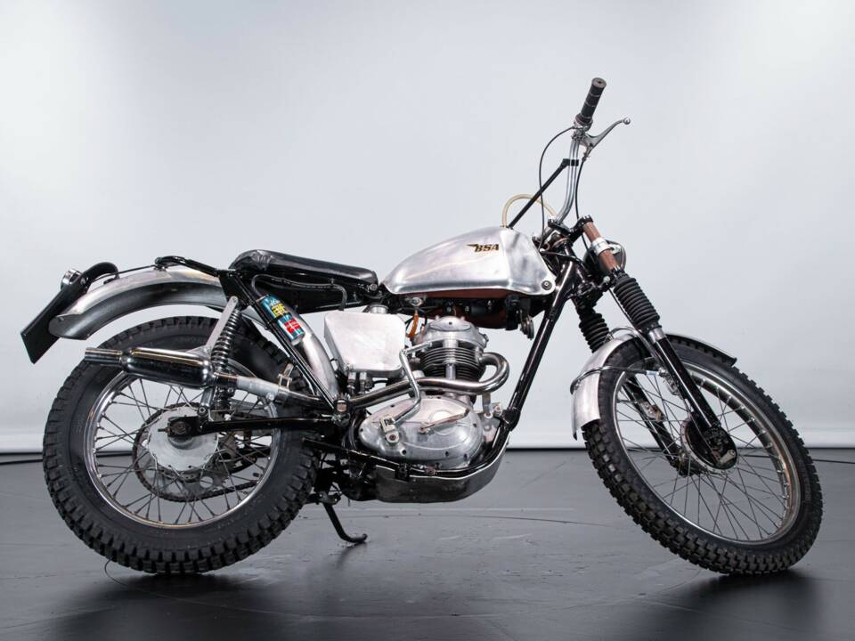 Bild 5/50 von BSA C 15 Scrambler (1963)