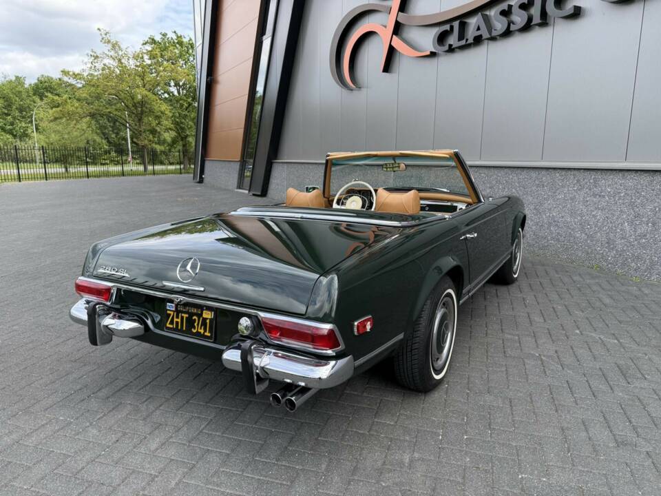Image 14/50 de Mercedes-Benz 280 SL (1969)