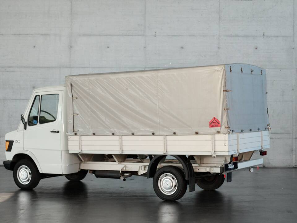 Image 10/43 of Mercedes-Benz T1 208 (1981)