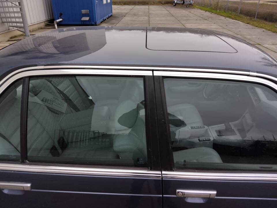 Bild 106/113 von BMW 735i (1986)