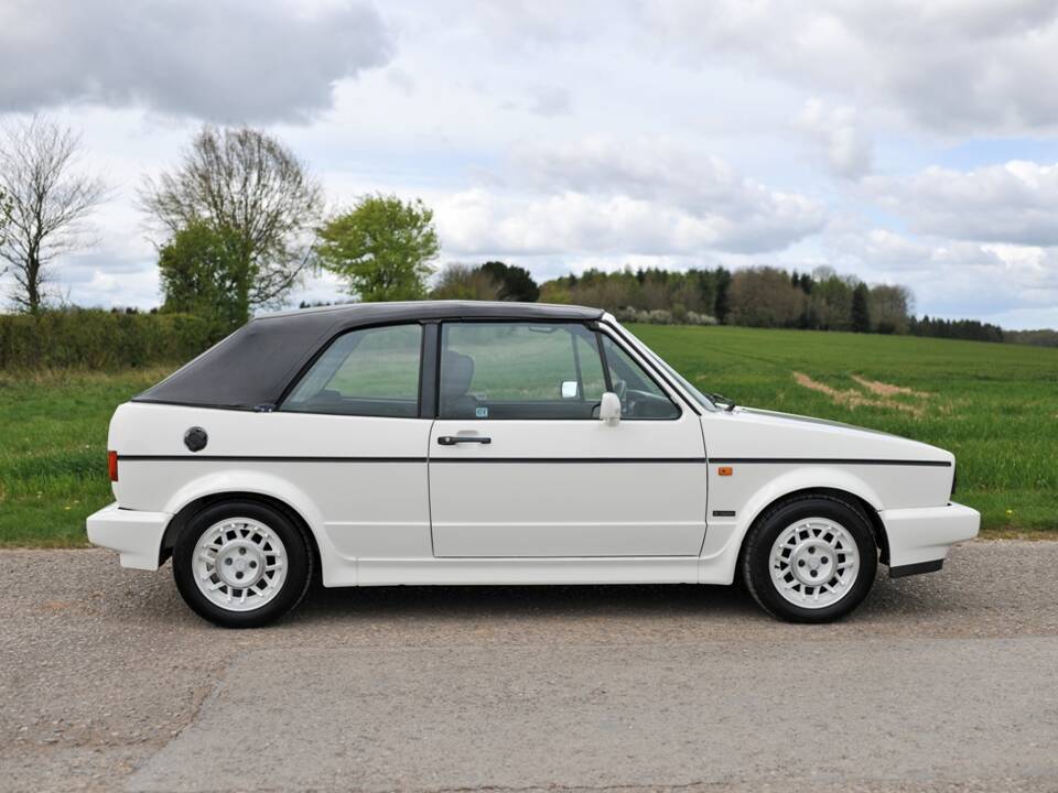 Imagen 2/12 de Volkswagen Golf I GTI 1.6 (1989)