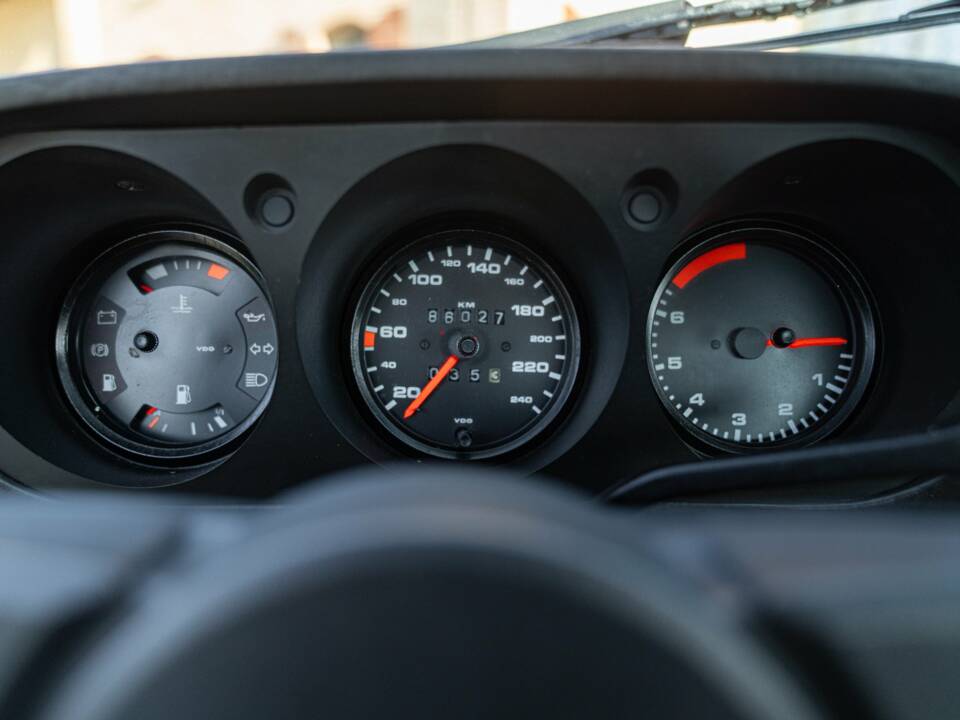 Image 44/50 of Porsche 924 (1983)