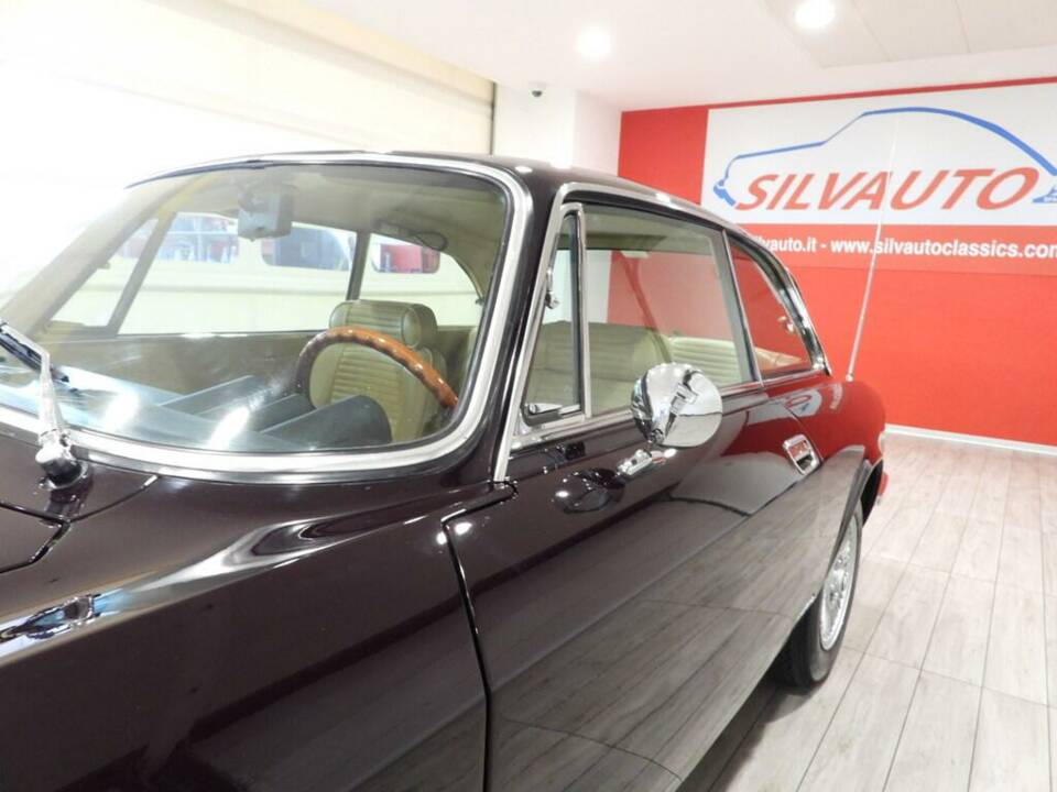 Image 5/15 of Alfa Romeo 2000 GT Veloce (1973)